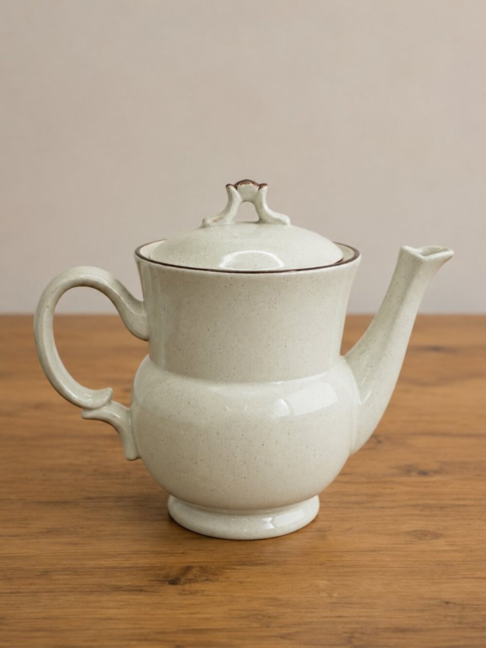 VTG Hearthside Casual Elegance Stoneware Teapot / Coffee Pot – Japan –Cups / 1Qt